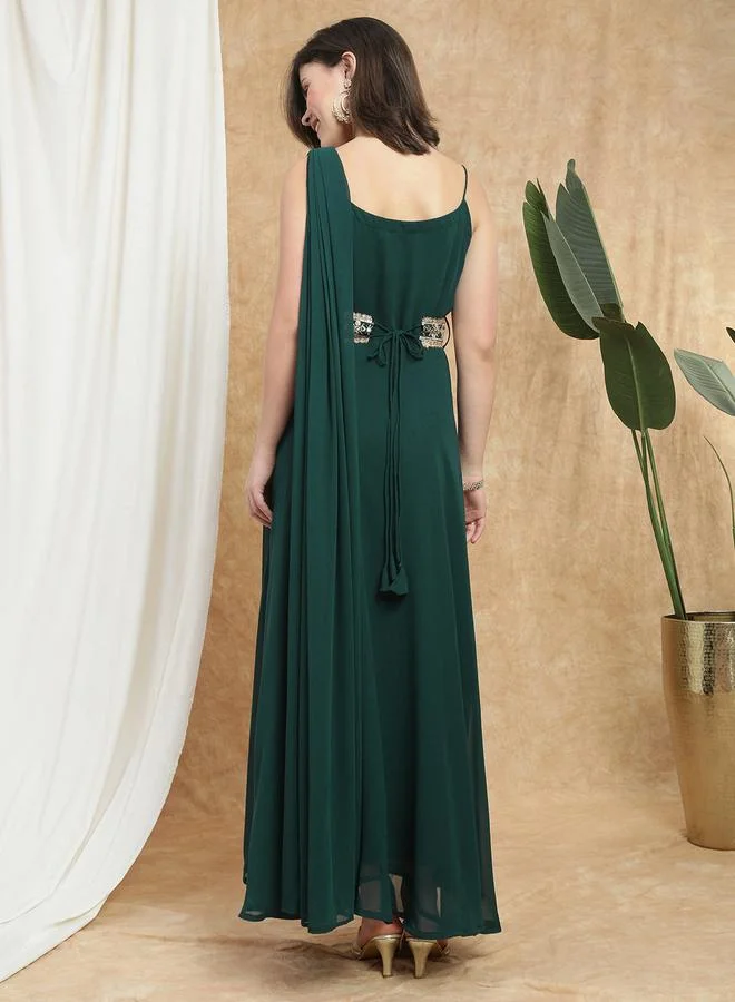 جلو باص فستان ماكسي نسائي أخضر داكن مطرز بحمالات